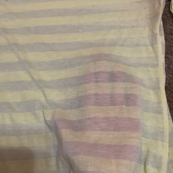 2 Long sleeve shirts to layer - Picture 2 of 4